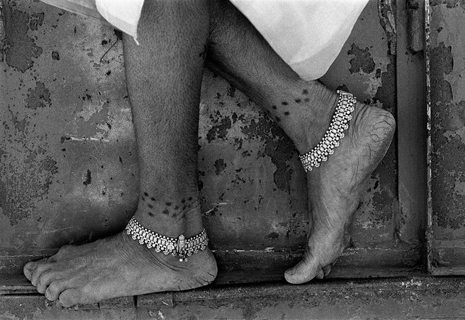 05_anklet.woman.legs.jewellery.tribal.traditional.bastar.india.jpg